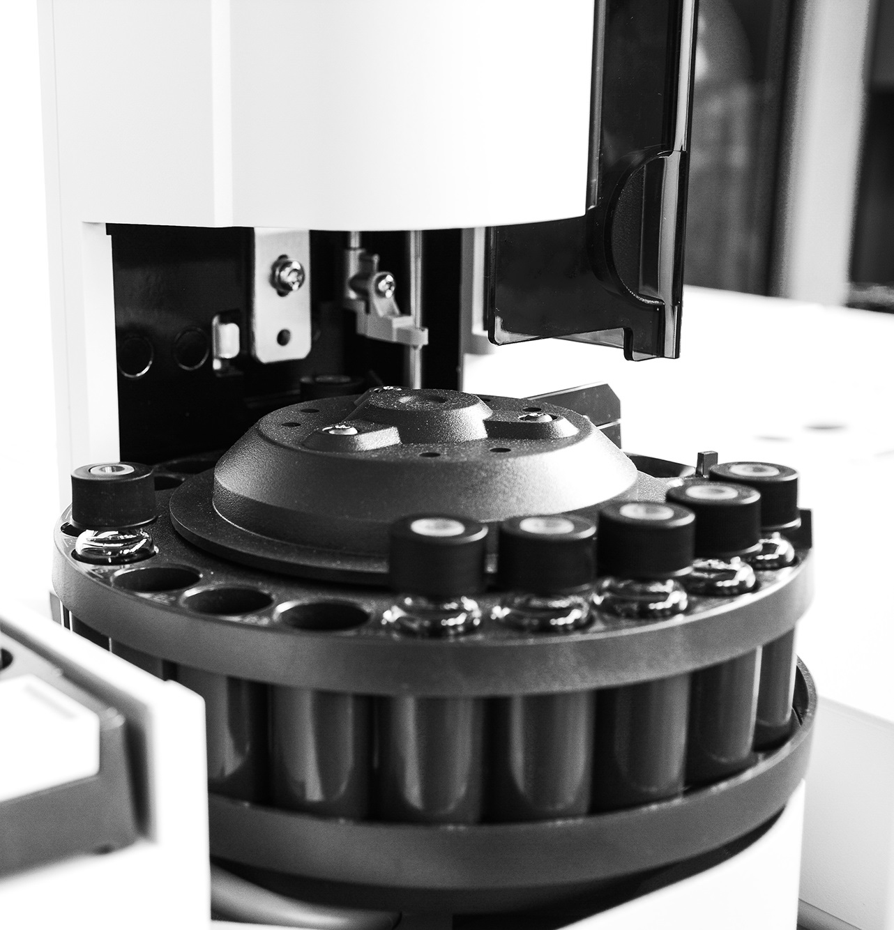 Chemnovatic laboratory test and analysis of e-liquids