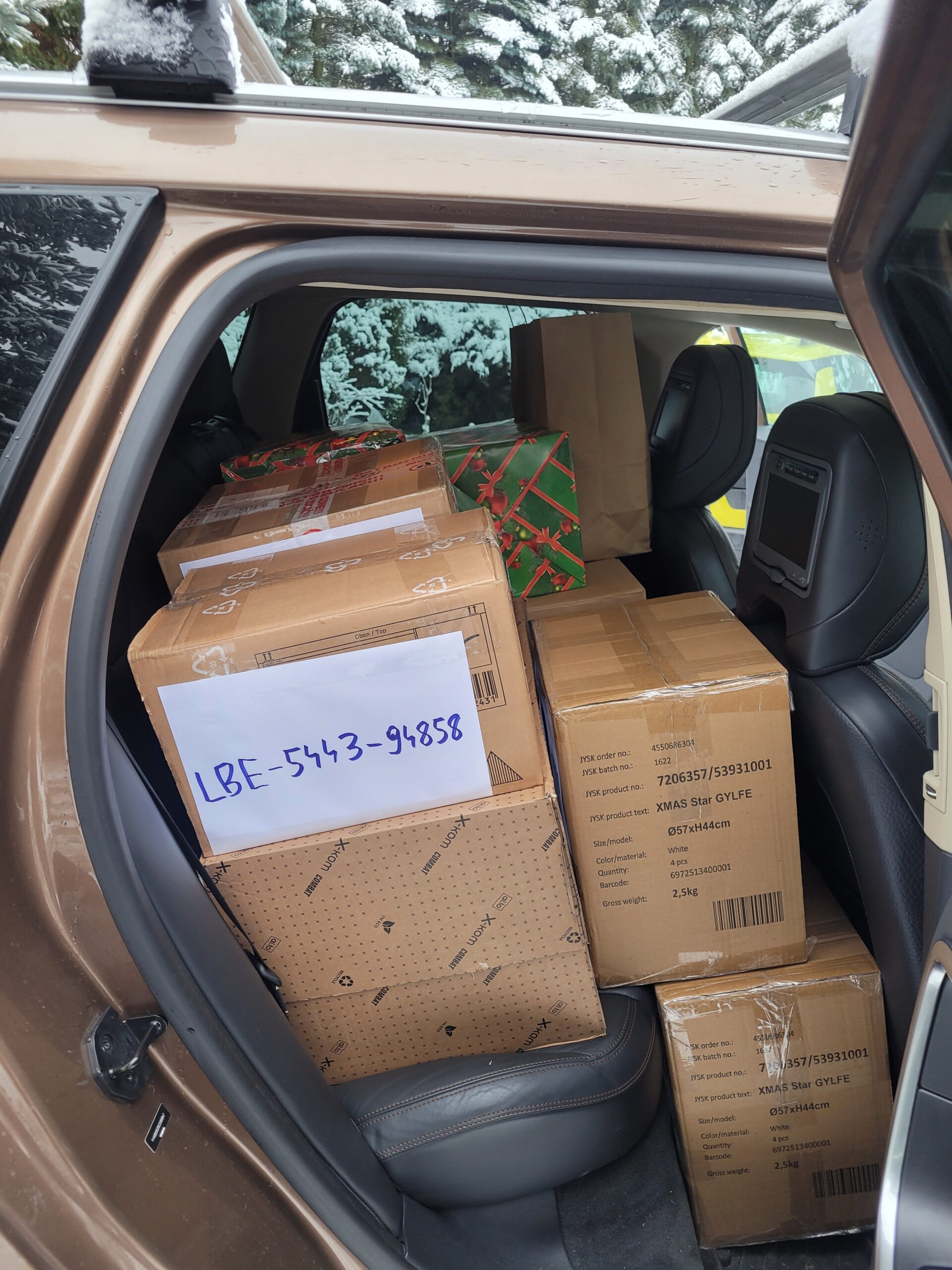 noble parcel packed car 2